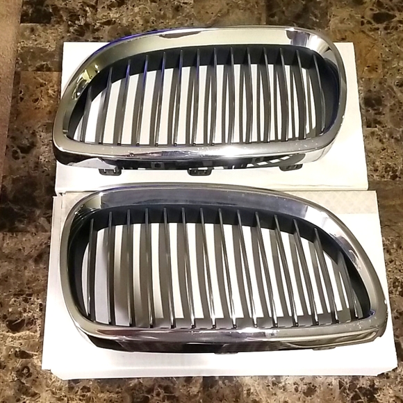 BMW OEM 328i Kidney Grills